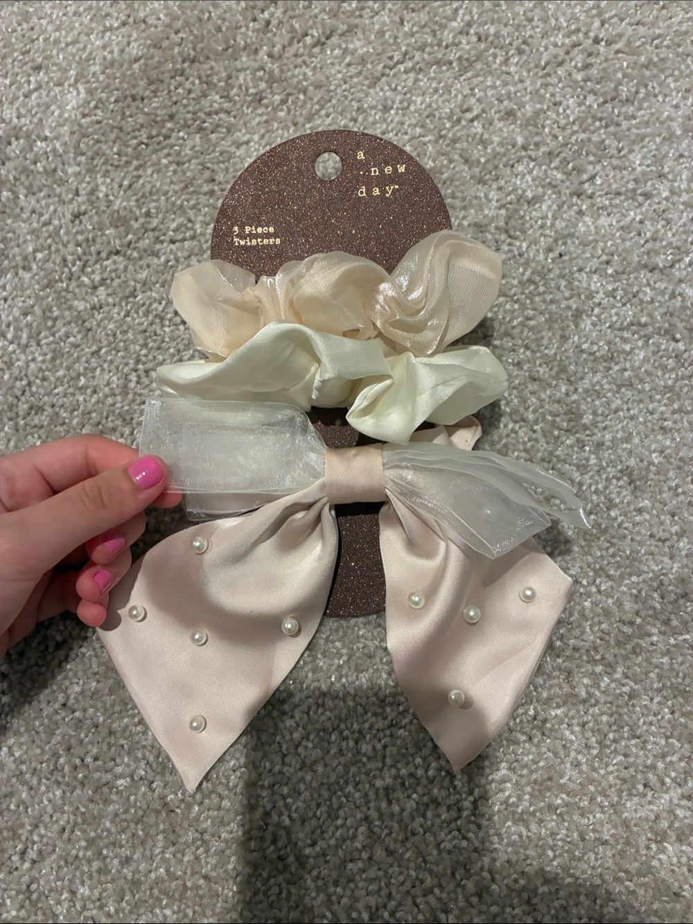 FREE‼️BUNDLE IT a new day Cream Satin Pearl Bow & Scrunchie Set